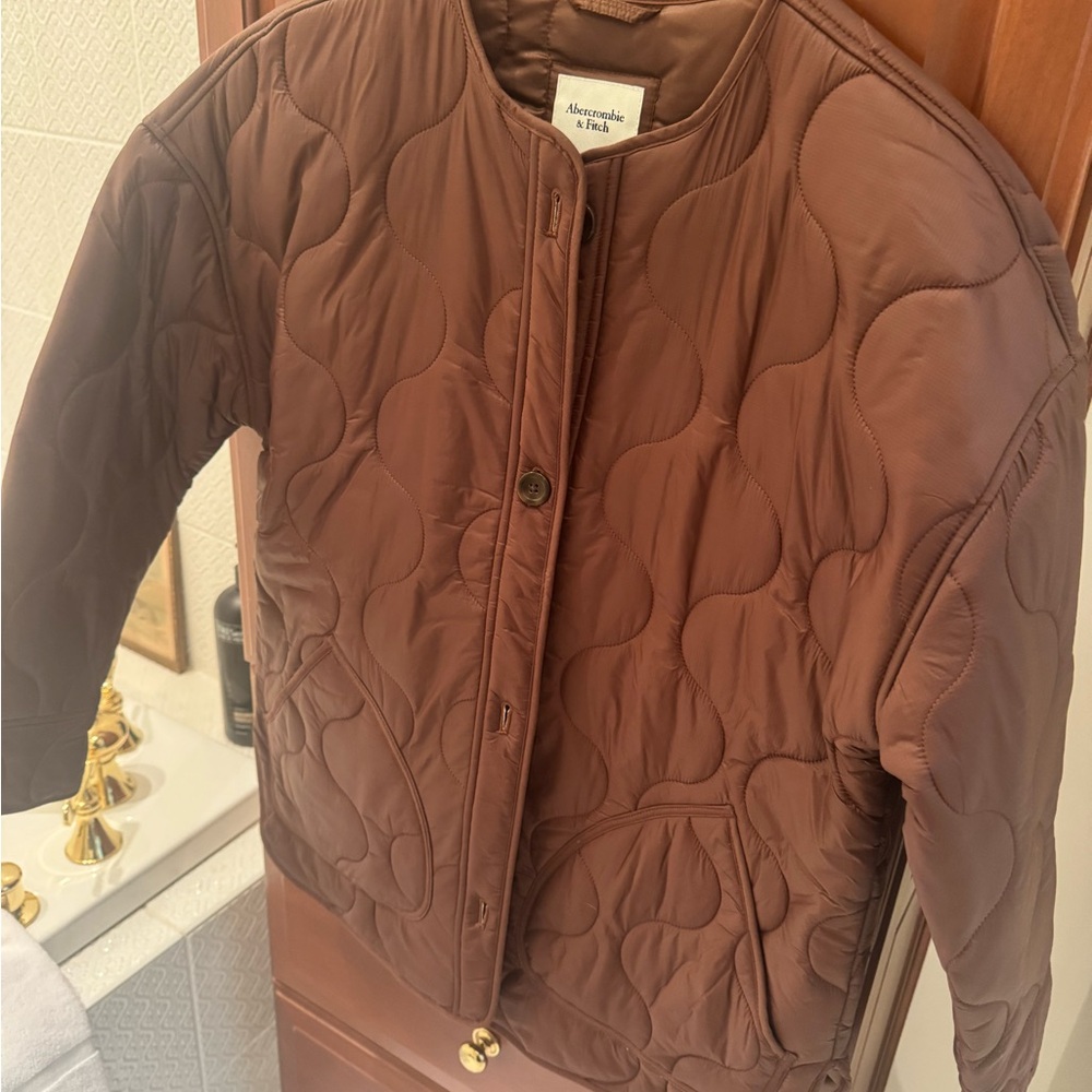 Abercrombie and Fitch Brown oversized Quilted Jacket size S